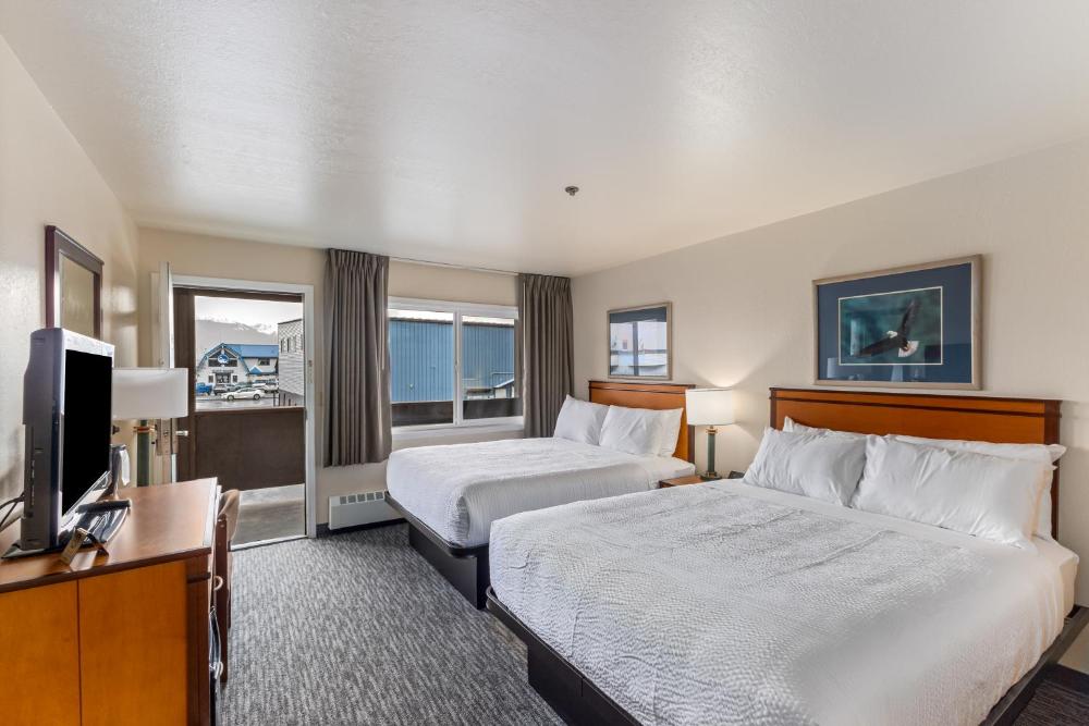Standard Queen Room with Two Queen Beds interior